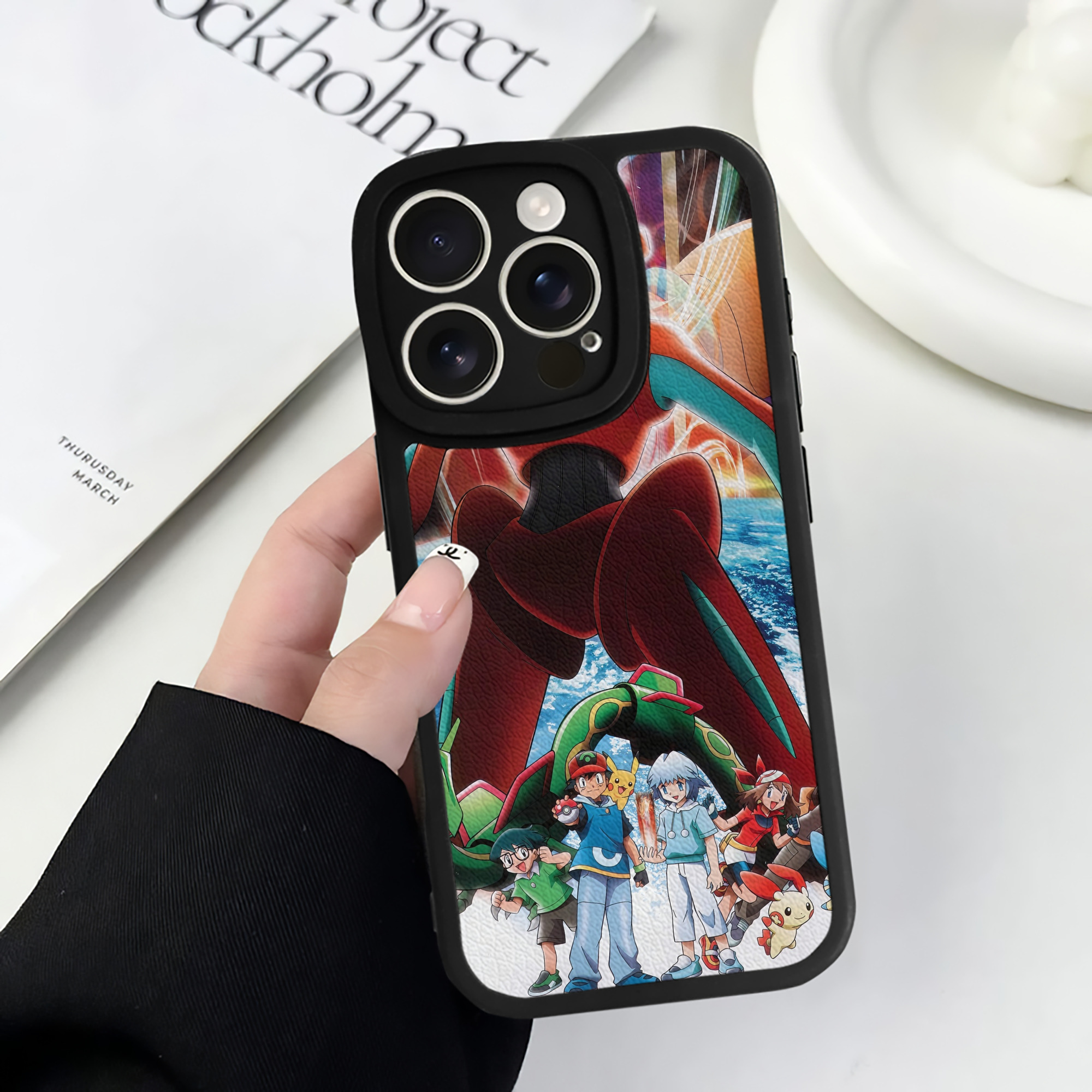 （画像用） ポケットモンスター Pokémon 【iPhone 16シリーズ対応】シリコンスマホケース（レザー調） 材質：シリコン